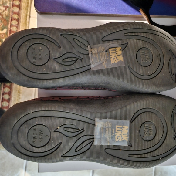 Shoes - Picture 4 of 4